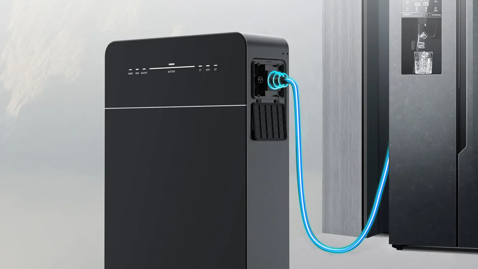 Marstek Venus E thuisbatterij in huis die opgeslagen zonnestroom teruggeeft tijdens de avondpiek